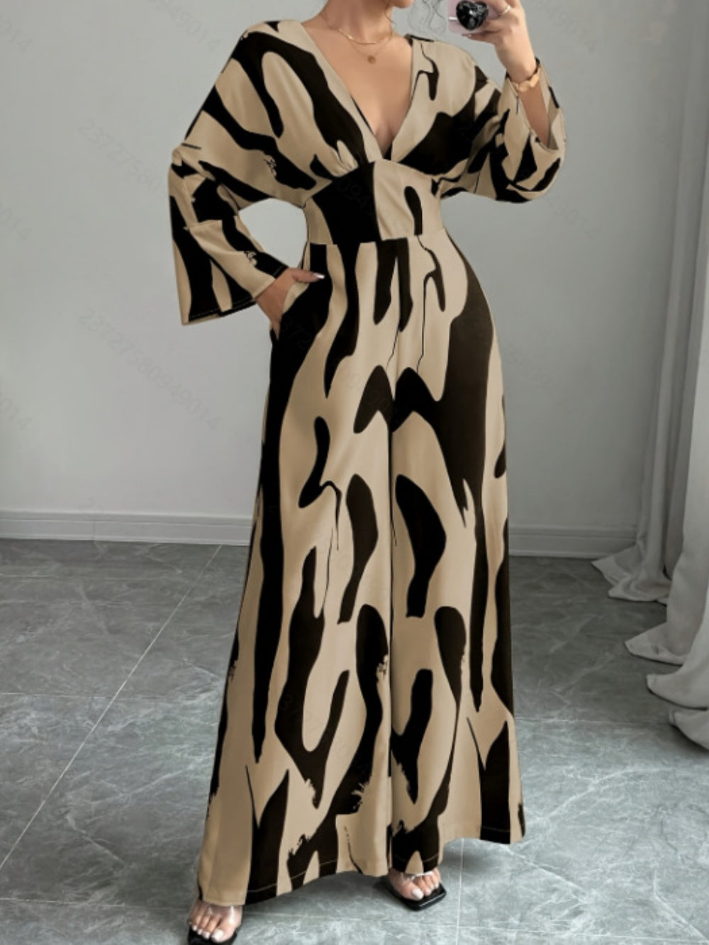 CannesCouture™ | Combinaison élégante à motif abstrait