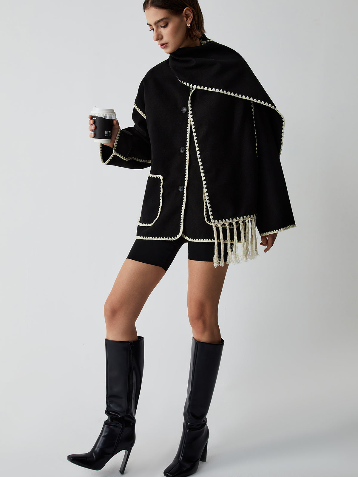 Amara | Dames capecoat met contrasterende bies en bijpassende sjaal