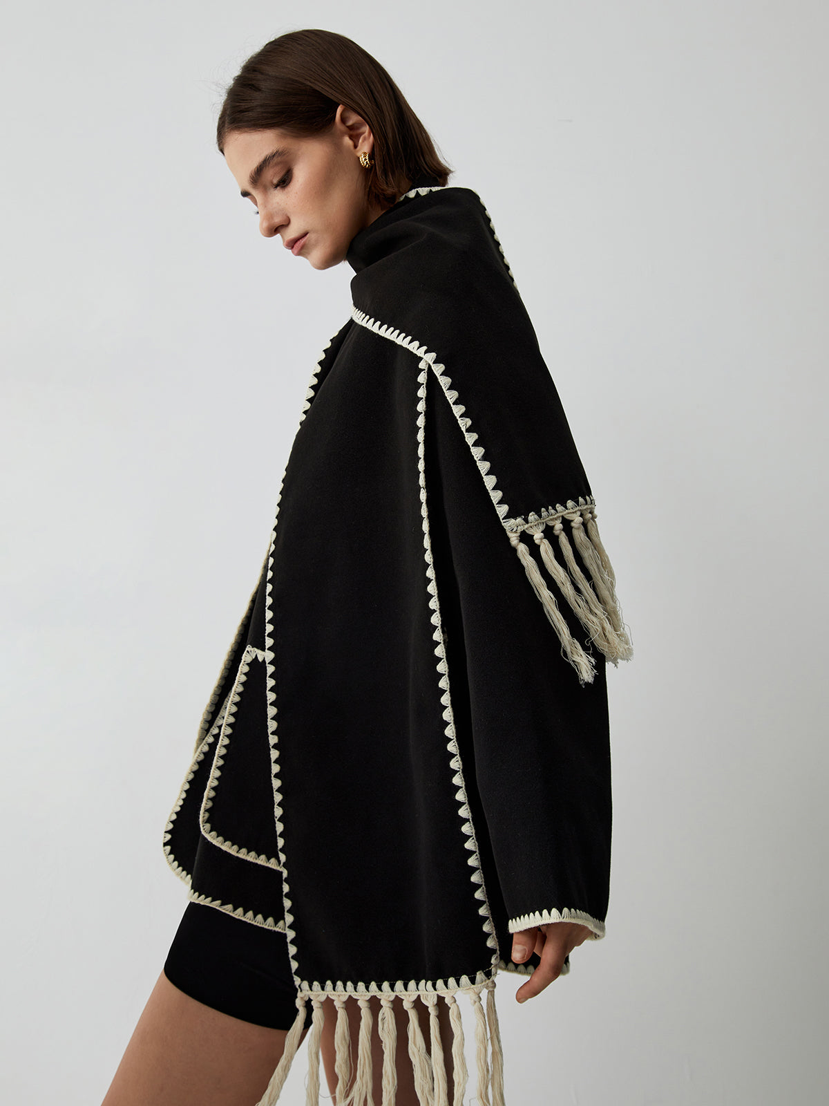 Amara | Dames capecoat met contrasterende bies en bijpassende sjaal